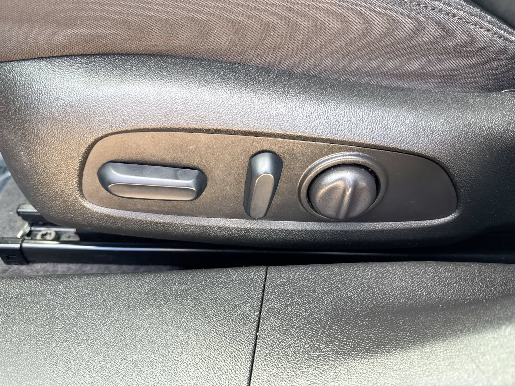 Used 2025 Chevrolet Malibu LT FWD image 12