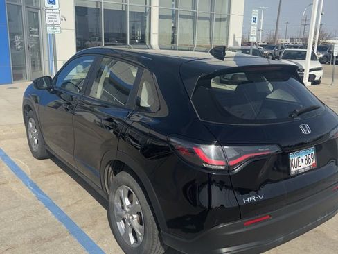 Used 2023 Honda HR-V LX image 7
