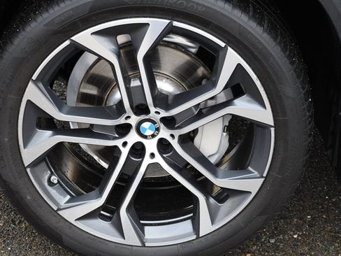 Used 2022 BMW X5 xDrive40i w/ Premium Package image 6