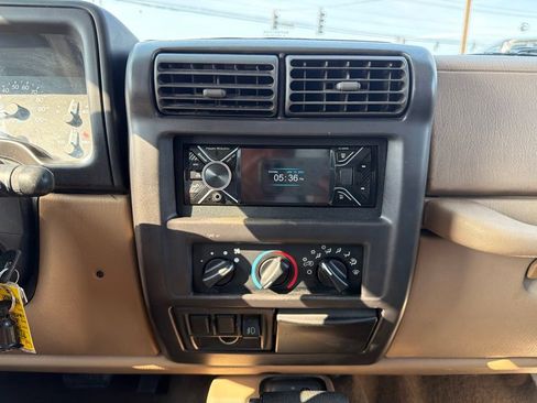 Used 1999 Jeep Wrangler Sahara AWD/4WD image 24