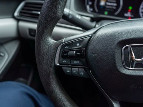 Used 2020 Honda Accord LX image 17