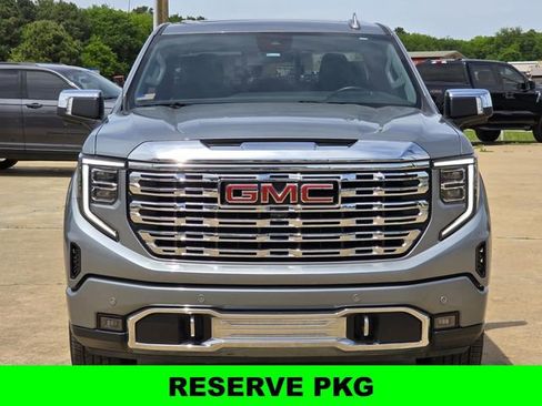 Used 2023 GMC Sierra 1500 Denali w/ Denali Reserve Package AWD/4WD image 3