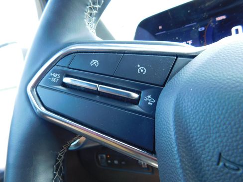 Used 2024 Chevrolet Equinox EV LT FWD image 19