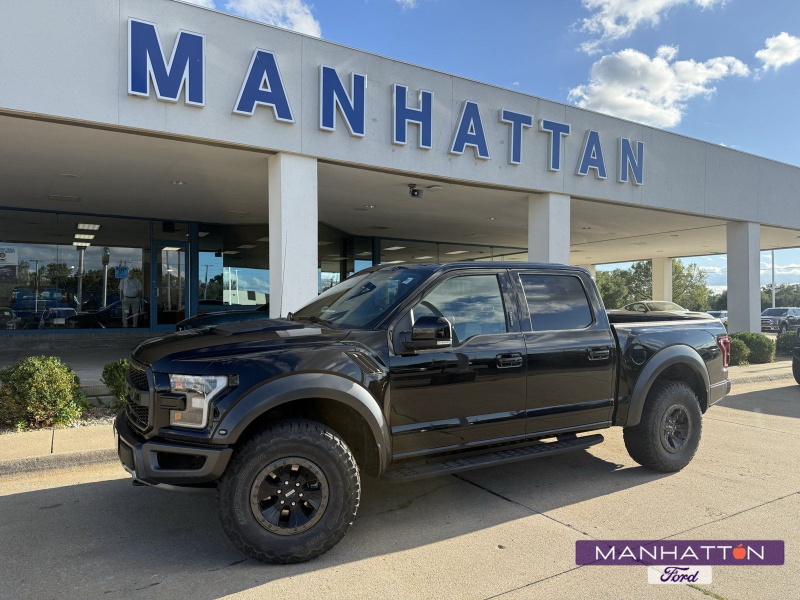 Used 2017 Ford F150 Raptor w/ Equipment Group 802A Luxury AWD/4WD image 1