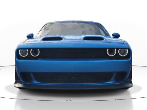 Used 2023 Dodge Challenger SRT Hellcat RWD image 2