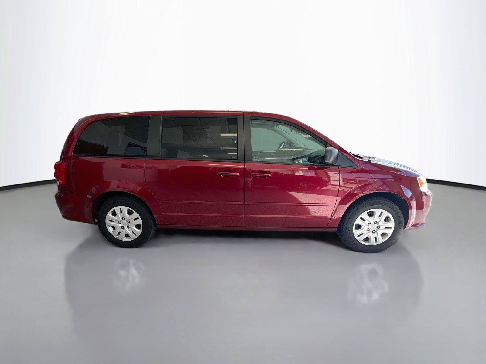 Used 2015 Dodge Grand Caravan SE w/ Quick Order Package 29E SE FWD image 14