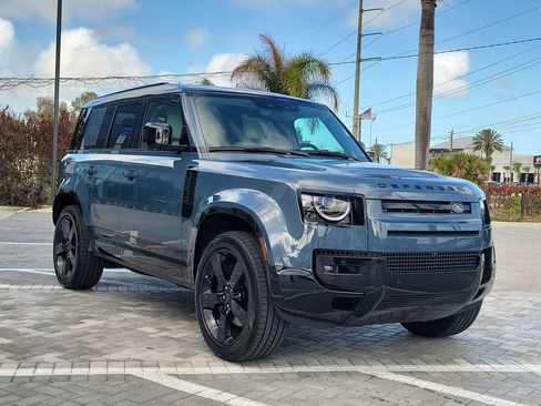 New 2026 Land Rover Defender 110 X-Dynamic SE image 7