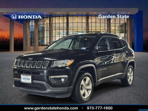 Used 2019 Jeep Compass Latitude w/ Popular Equipment Group AWD/4WD image 1