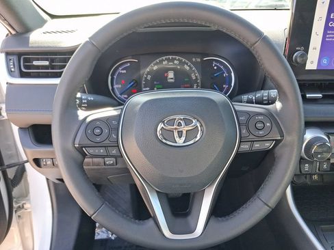Used 2023 Toyota RAV4 XSE AWD/4WD image 16