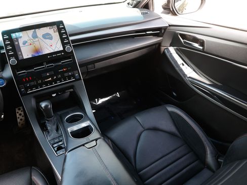 Used 2022 Toyota Avalon XSE FWD image 26