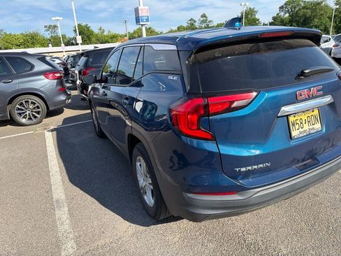 Used 2020 GMC Terrain SLE FWD image 3