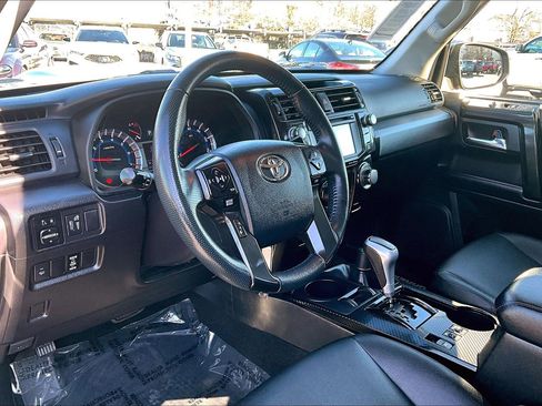 Used 2018 Toyota 4Runner TRD Off-Road Premium image 13