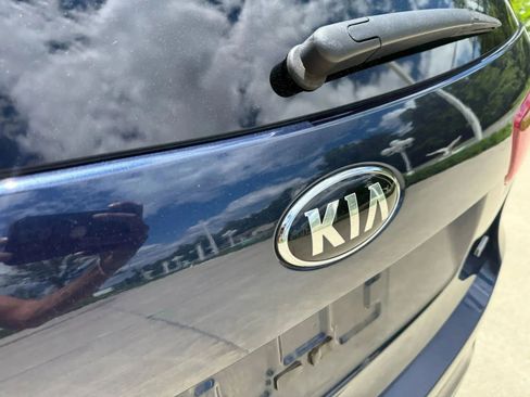 Used 2019 Kia Sorento LX image 12