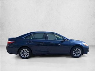 Used 2015 Toyota Camry LE video 4