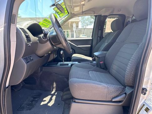 Used 2018 Nissan Frontier SV RWD image 12