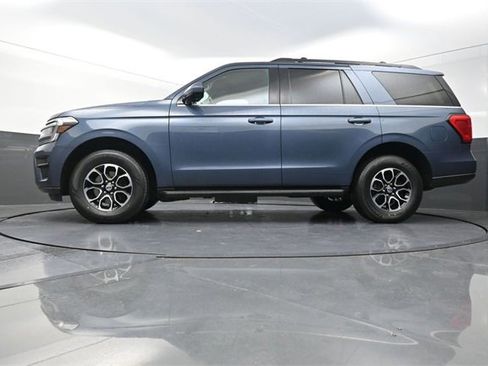 Used 2022 Ford Expedition XLT image 30