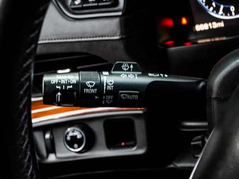 Used 2015 Cadillac Escalade ESV Premium image 34