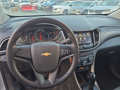 Used 2020 Chevrolet Trax LS image 13