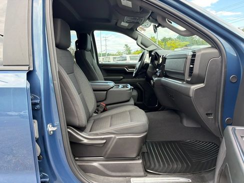 Used 2024 Chevrolet Silverado 1500 LT AWD/4WD image 32