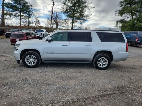 Used 2015 Chevrolet Suburban LT w/ Luxury Package image 2