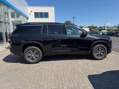 New 2026 Chevrolet Traverse LT w/ Driver Confidence Package FWD image 9