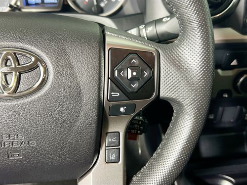 Used 2022 Toyota Tacoma SR5 w/ Technology Package image 19