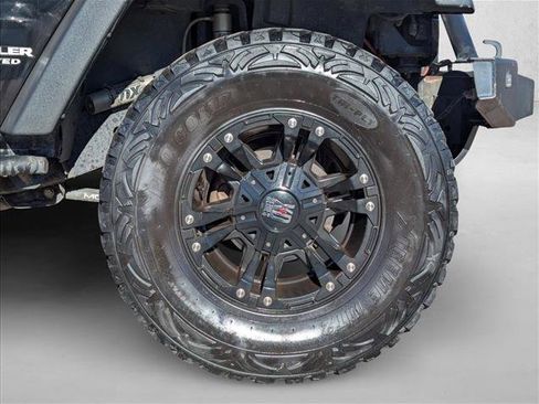 Used 2014 Jeep Wrangler Unlimited Rubicon w/ Connectivity Group image 21