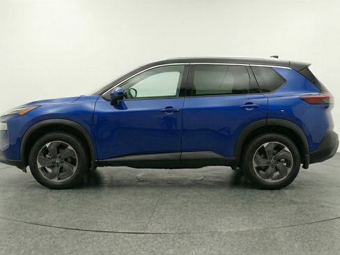 Used 2025 Nissan Rogue SV FWD image 5