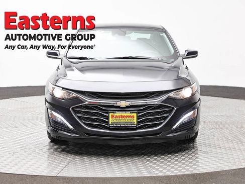 Used 2023 Chevrolet Malibu LT FWD image 2