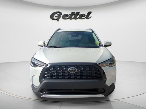 Used 2023 Toyota Corolla Cross LE FWD image 2