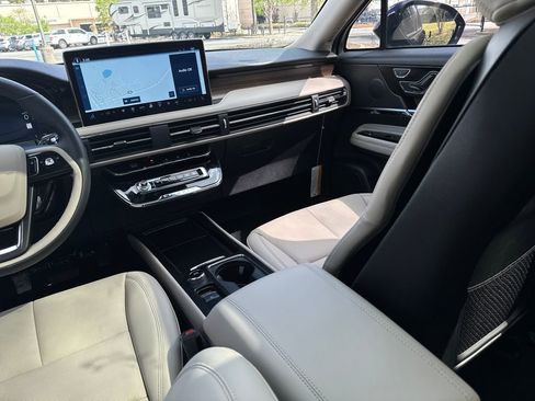 New 2026 Lincoln Corsair Reserve w/ Jet Appearance Package image 31