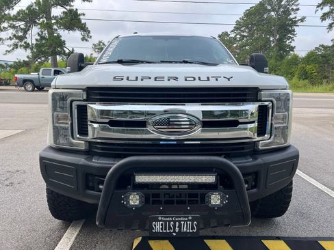 Used 2018 Ford F250 XL w/ Power Equipment Group AWD/4WD image 2