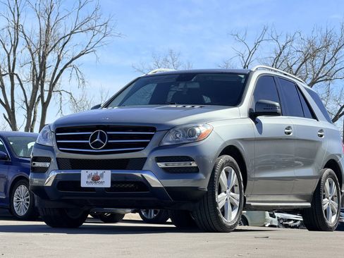Used 2013 Mercedes-Benz ML 350 ML 350 4MATIC Sport Utility 4D image 2