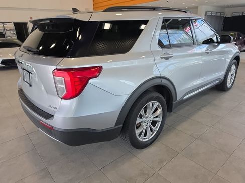Used 2021 Ford Explorer XLT w/ Equipment Group 202A AWD/4WD image 7