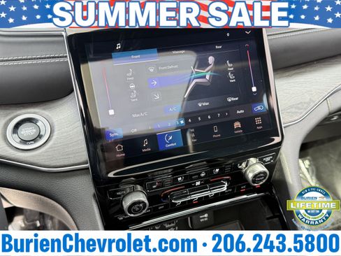 Used 2022 Jeep Grand Cherokee Overland w/ Adv Protech Group III AWD/4WD image 16