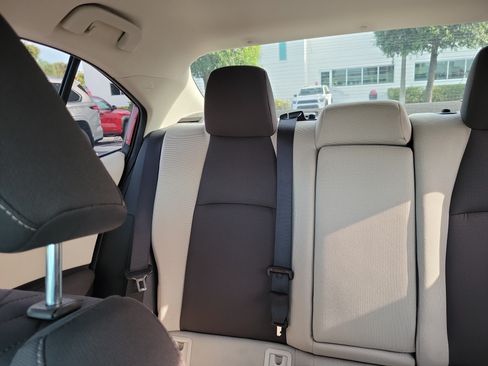 Used 2022 Toyota Corolla LE FWD image 20