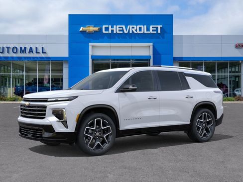 New 2026 Chevrolet Traverse High Country image 3