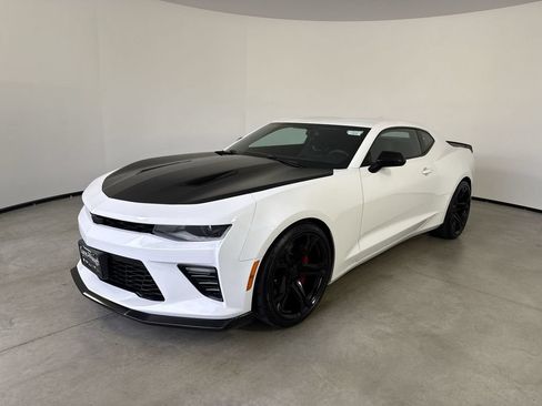 Used 2018 Chevrolet Camaro SS RWD image 1