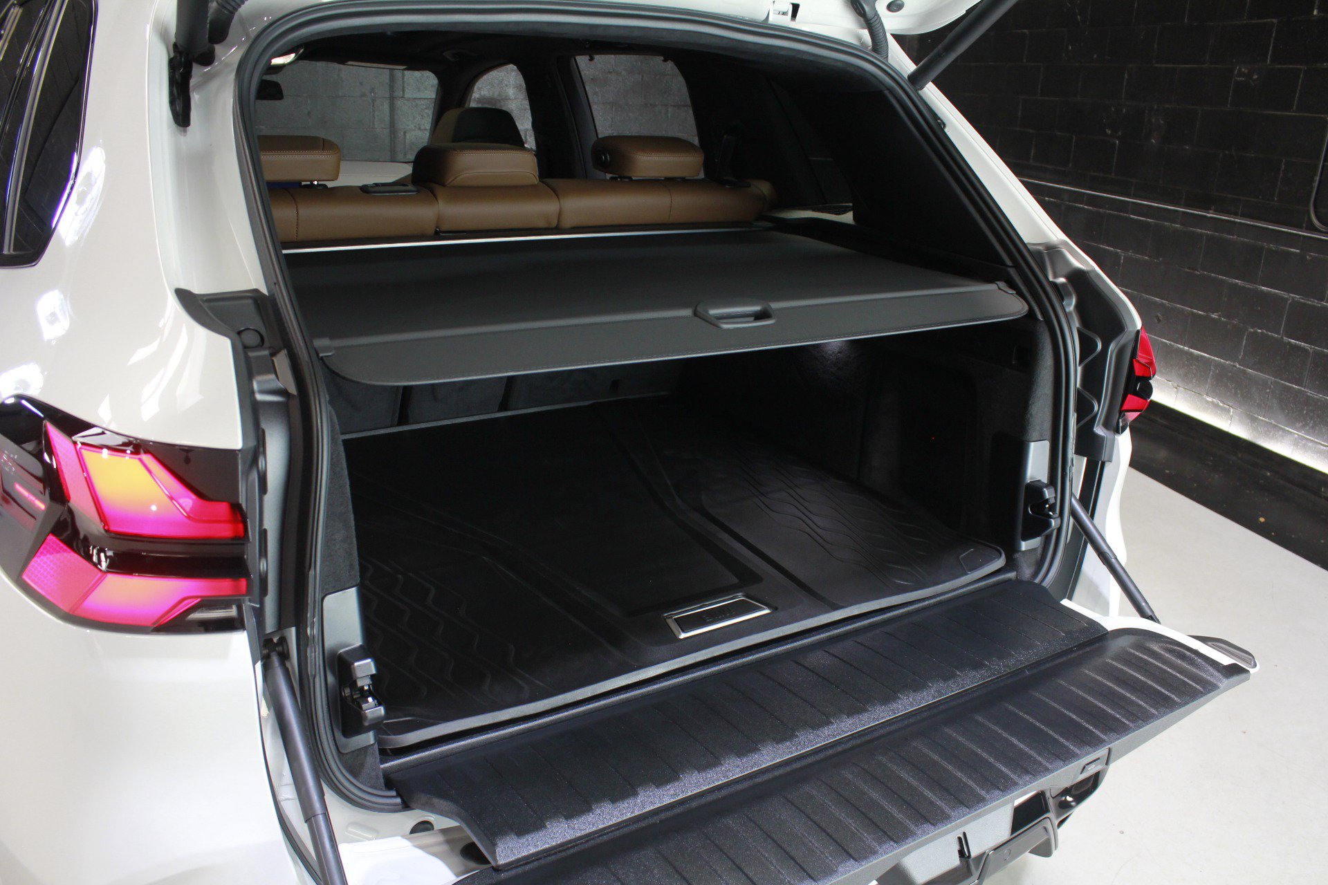 Used 2026 BMW X5 M Competition w/ Executive Package AWD/4WD image 89