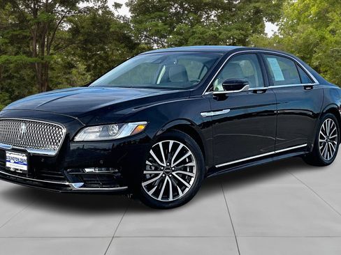 Used 2019 Lincoln Continental Select image 3