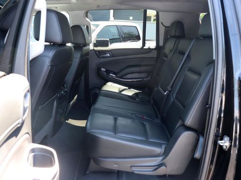 Used 2019 GMC Yukon XL SLT w/ Open Road Package AWD/4WD image 12