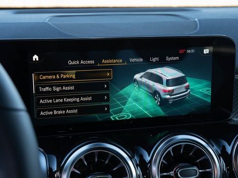 Used 2022 Mercedes-Benz GLB 250 GLB 250 image 33