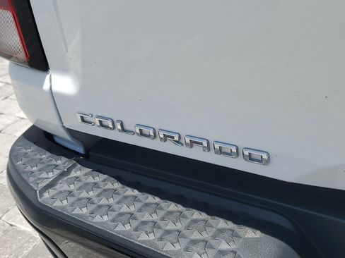 Used 2023 Chevrolet Colorado Z71 w/ Z71 Convenience Package 2 AWD/4WD image 9