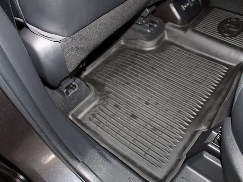 Certified 2022 Toyota Highlander Limited image 51