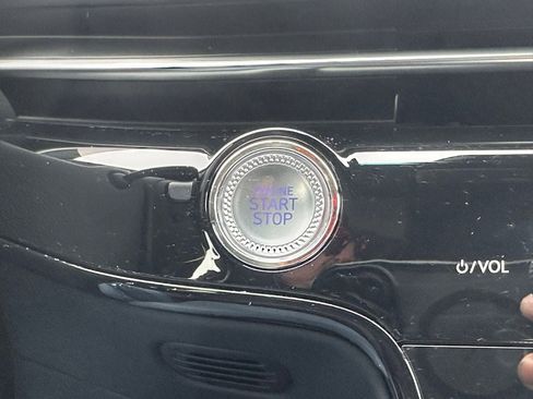 Used 2025 Genesis G80 3.5T Sport image 33