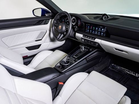 Certified 2023 Porsche 911 Targa 4 GTS AWD/4WD image 16