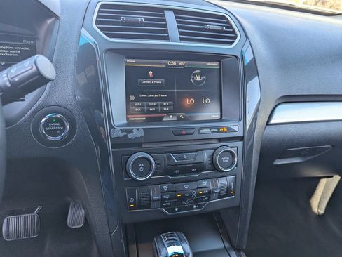 Used 2016 Ford Explorer XLT w/ Equipment Group 201A AWD/4WD image 15