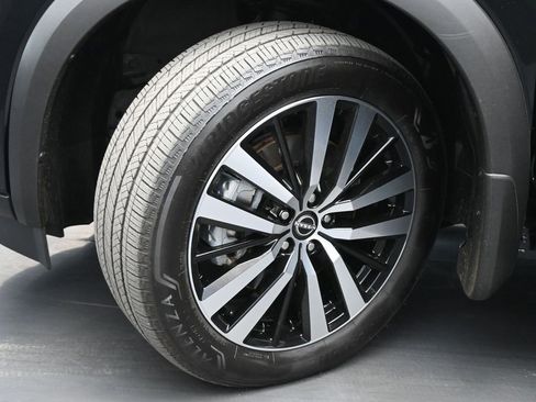 Used 2025 Nissan Pathfinder Platinum w/ Cargo Package FWD image 26