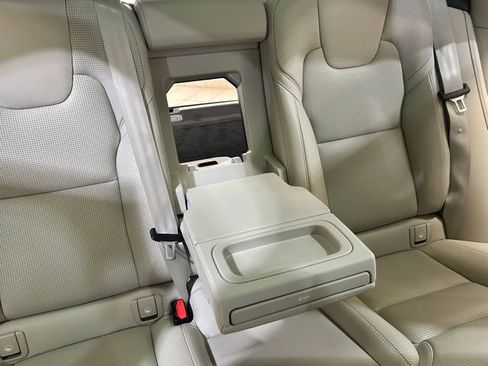 Used 2018 Volvo XC60 T8 Inscription image 21