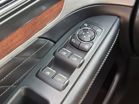Used 2018 Ford Explorer Platinum AWD/4WD image 28